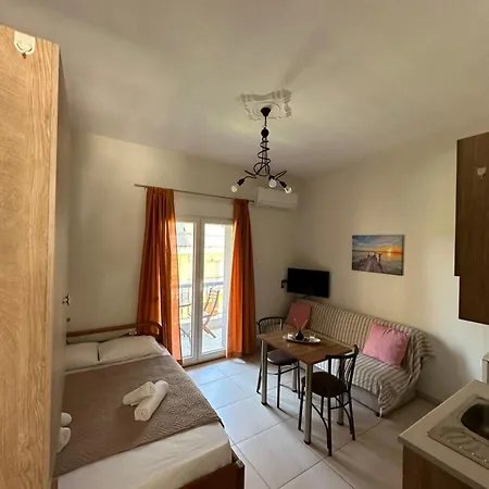Little John's For Two Or Three Apartment *